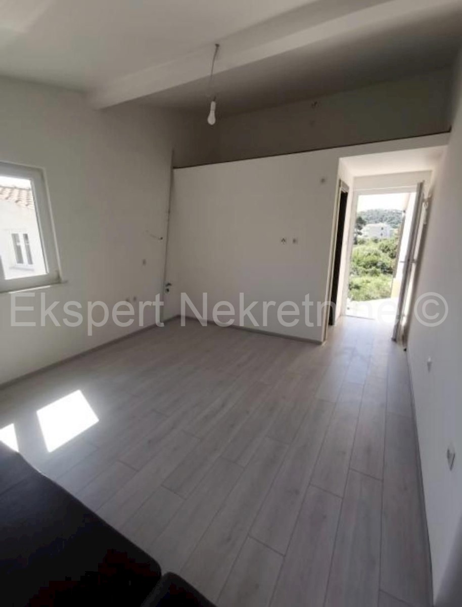 Flat For sale - ŠIBENSKO-KNINSKA ROGOZNICA