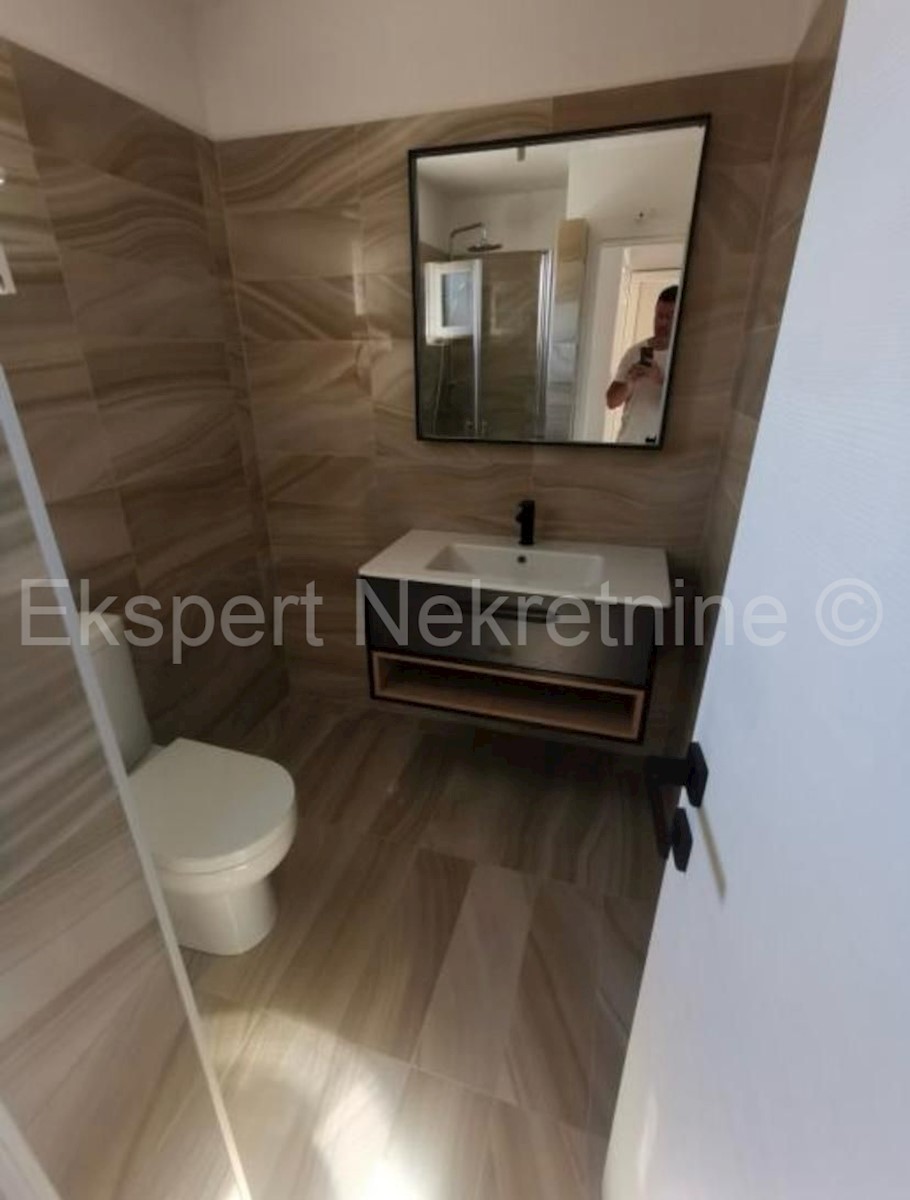 Flat For sale - ŠIBENSKO-KNINSKA ROGOZNICA