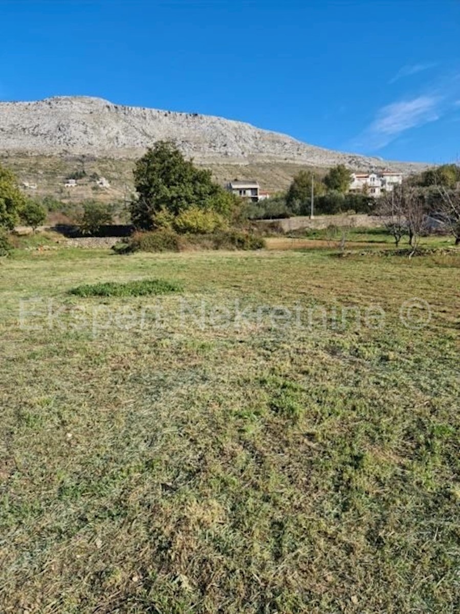 Land For sale - SPLITSKO-DALMATINSKA SPLIT