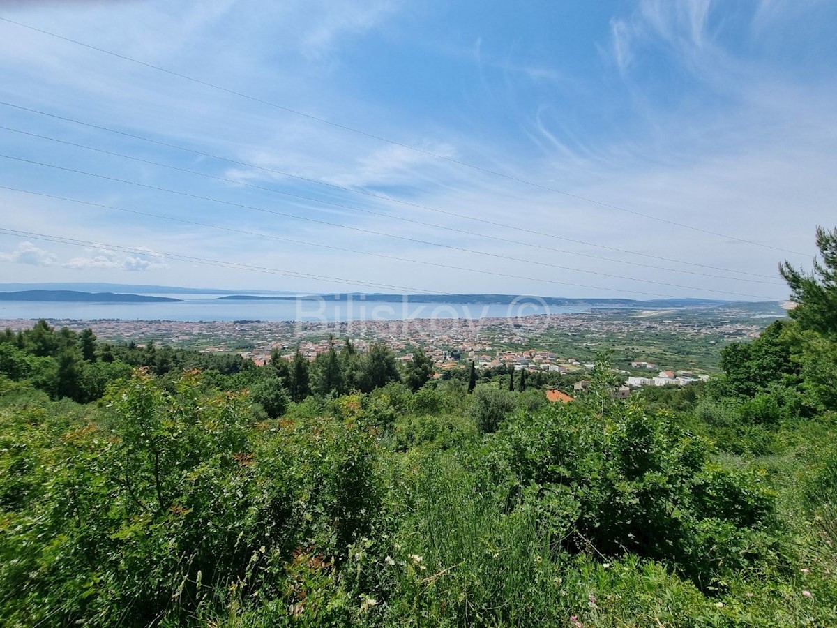 Land For sale - SPLITSKO-DALMATINSKA KAŠTELA