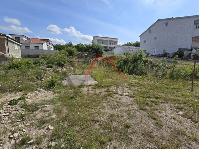 Land for sale 738 m² – Jadranovo