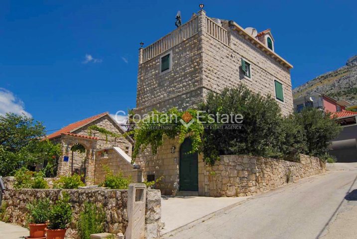 Kuća na prodaju 322 m² – Omiš
