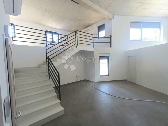 Commerciale in vendita 123 m² – Pula