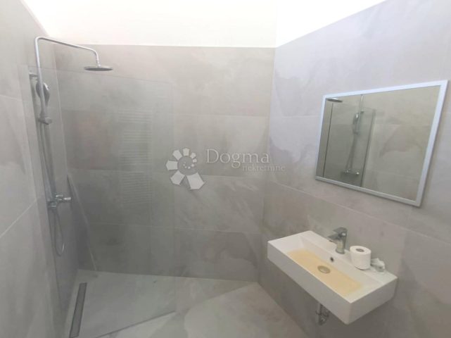 Business premises For sale - Istarska Pula - foto 5/13