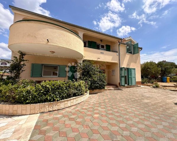 House for sale 268 m² – Brodarica