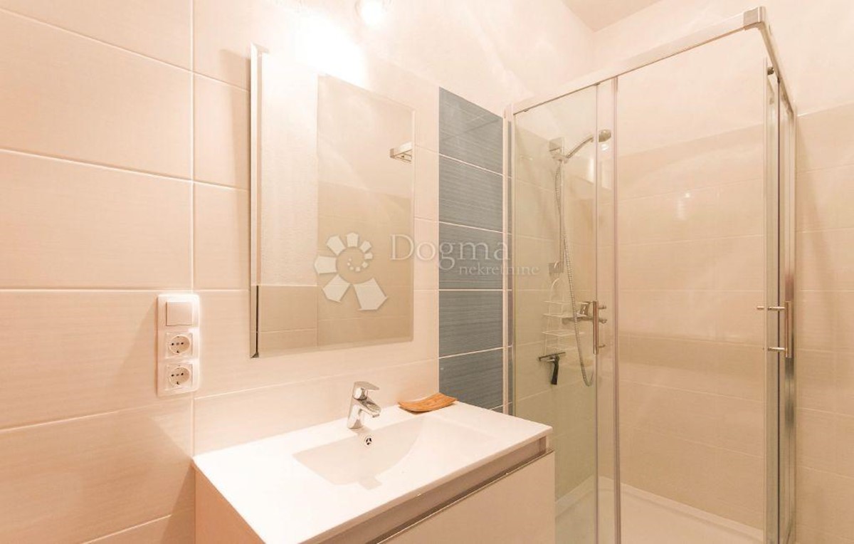 Flat For sale - PRIMORSKO-GORANSKA RAB