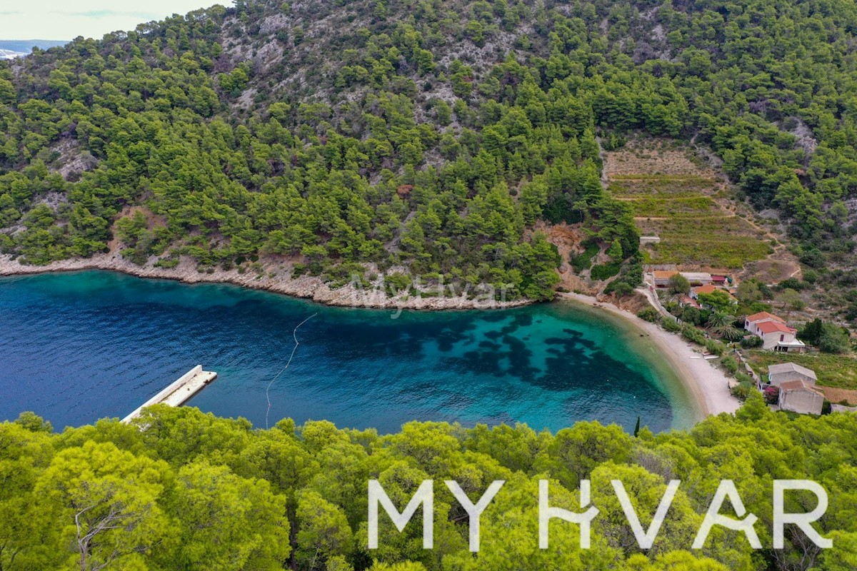 Land For sale - SPLITSKO-DALMATINSKA HVAR