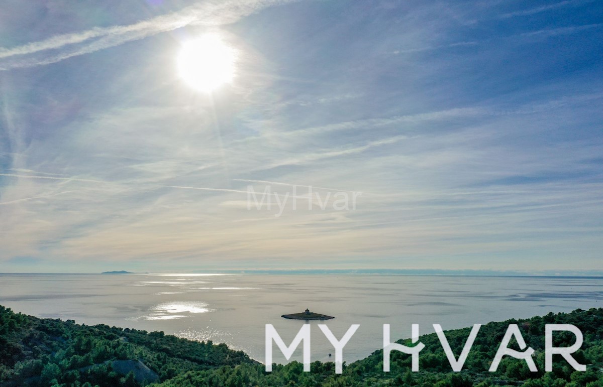 Land For sale - SPLITSKO-DALMATINSKA HVAR