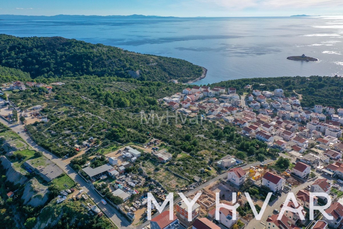 Land For sale - SPLITSKO-DALMATINSKA HVAR