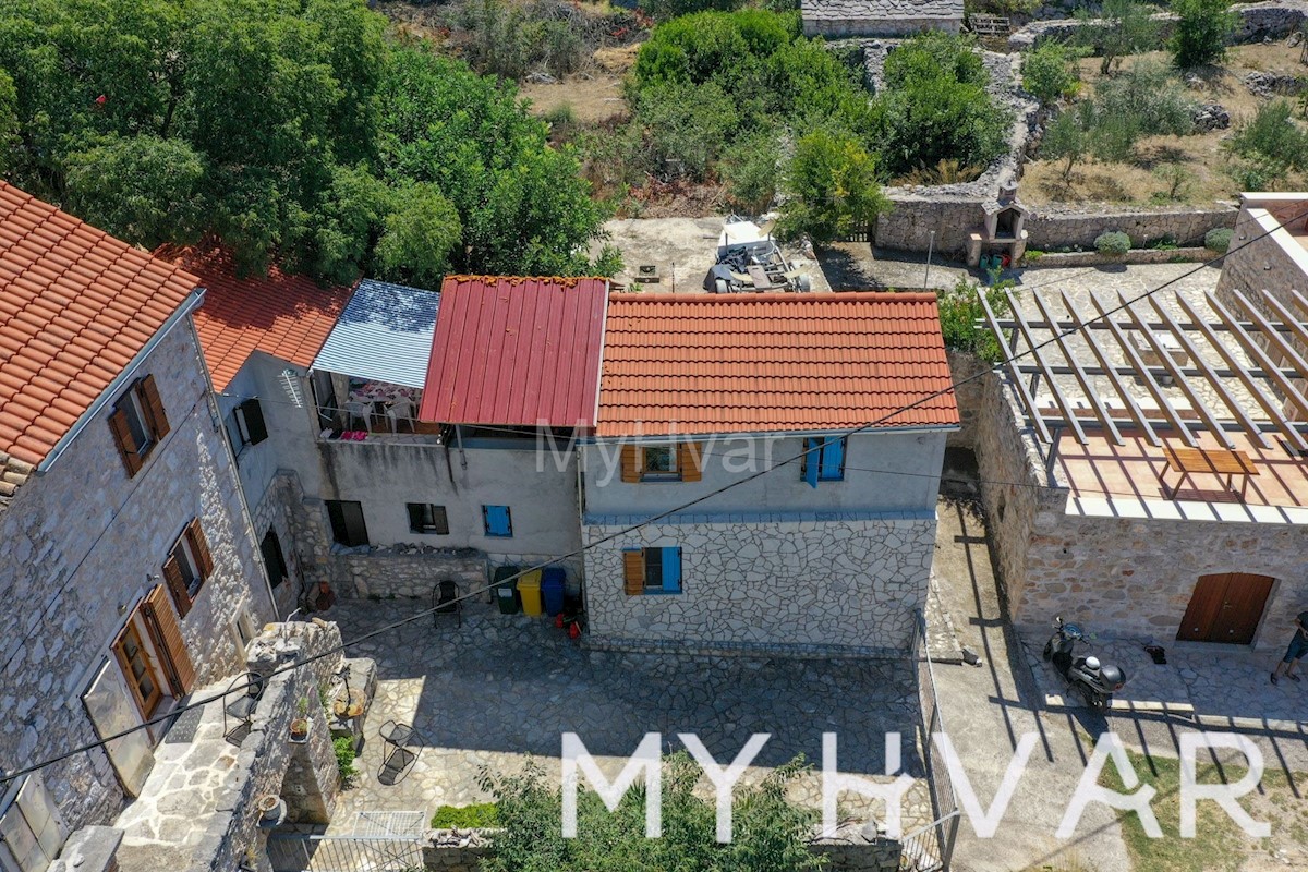 House For sale - SPLITSKO-DALMATINSKA STARI GRAD