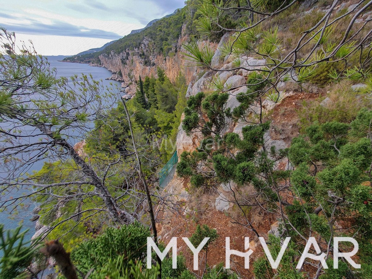 Land For sale - SPLITSKO-DALMATINSKA HVAR