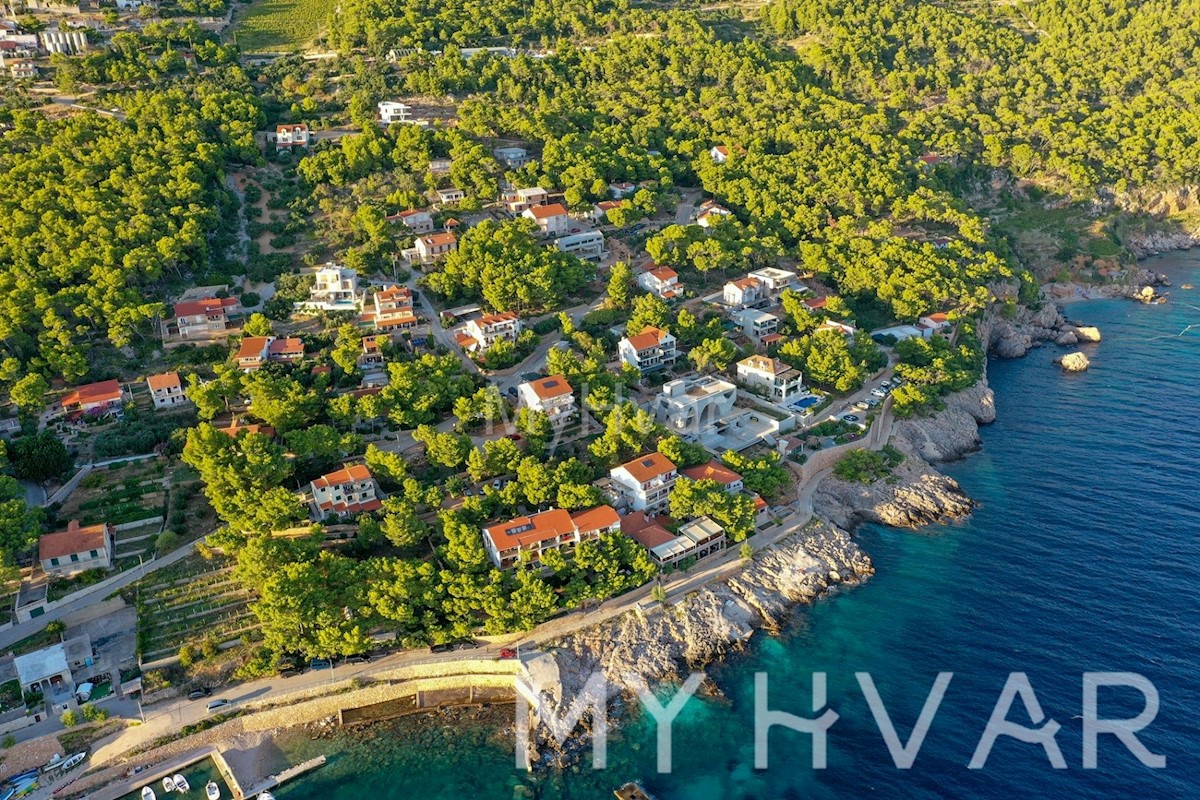 Land For sale - SPLITSKO-DALMATINSKA HVAR