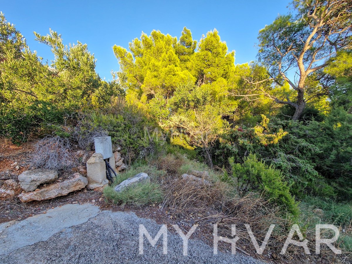 Land For sale - SPLITSKO-DALMATINSKA HVAR