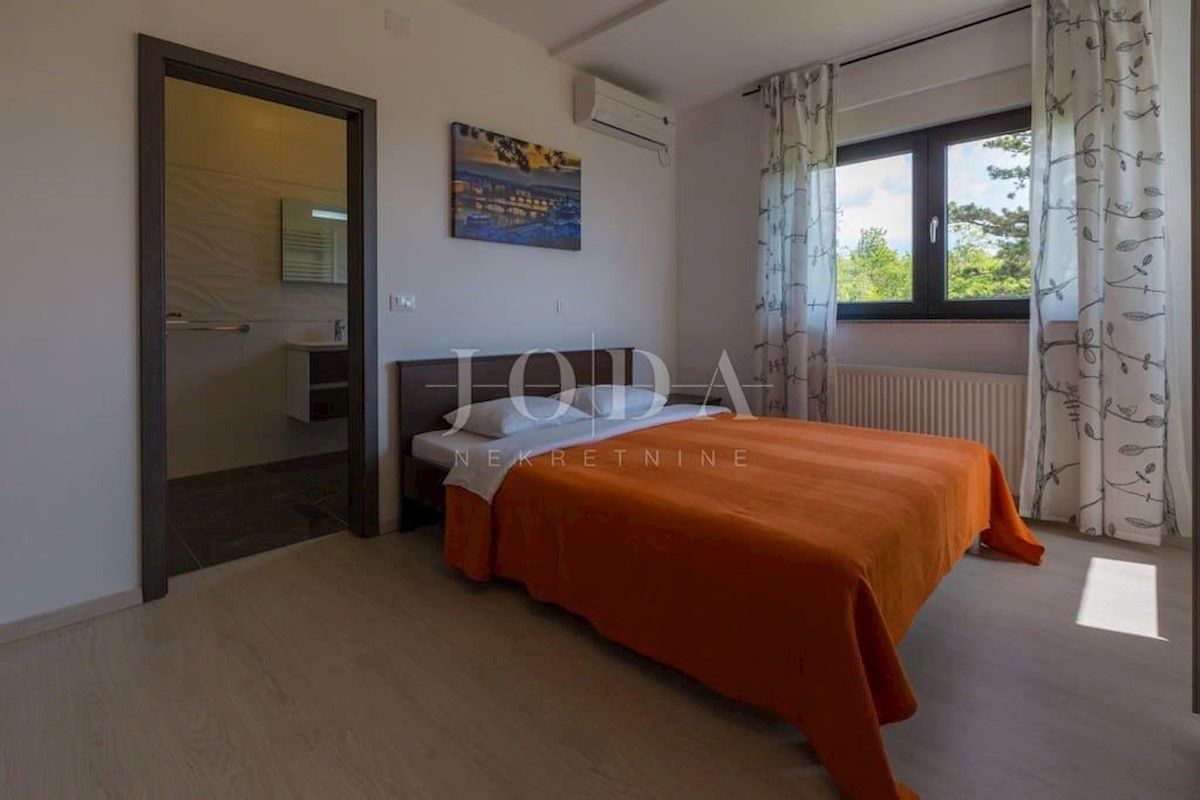 Kuća Na prodaju - PRIMORSKO-GORANSKA CRIKVENICA