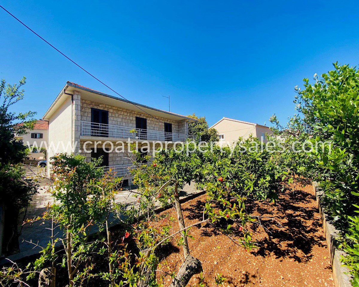 House For sale - SPLITSKO-DALMATINSKA BRAČ