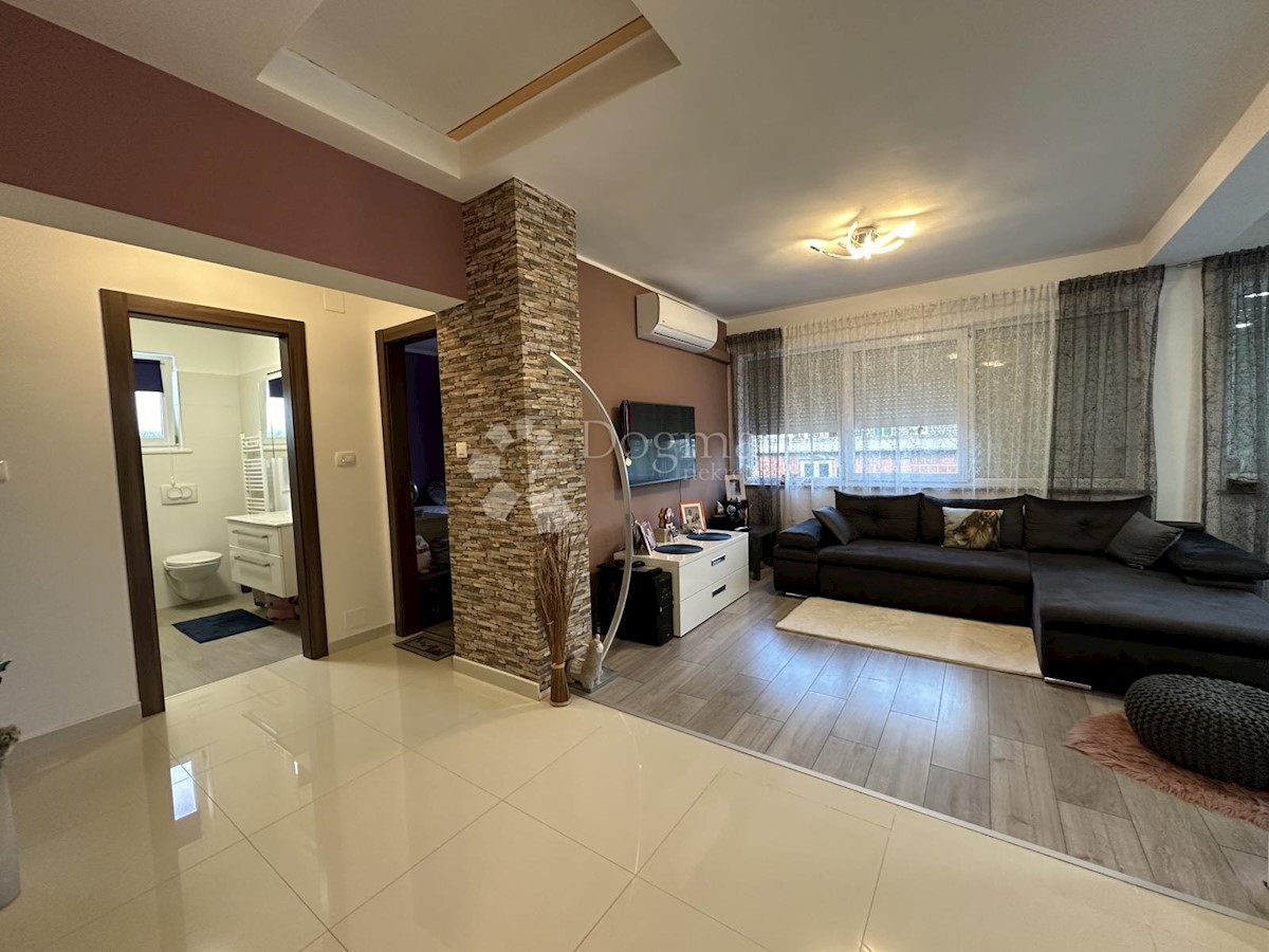 Flat For sale POBRI