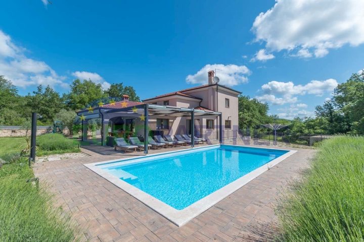 Haus zu verkaufen 385 m² – Rovinj