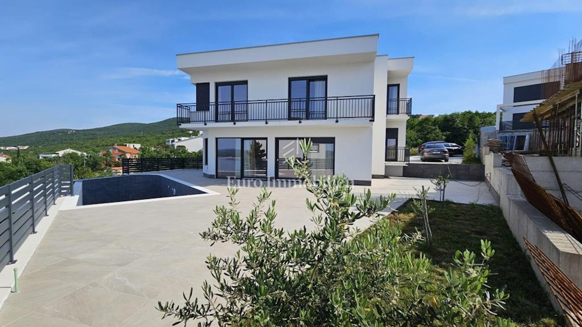 Hiša Na predaj - PRIMORSKO-GORANSKA CRIKVENICA