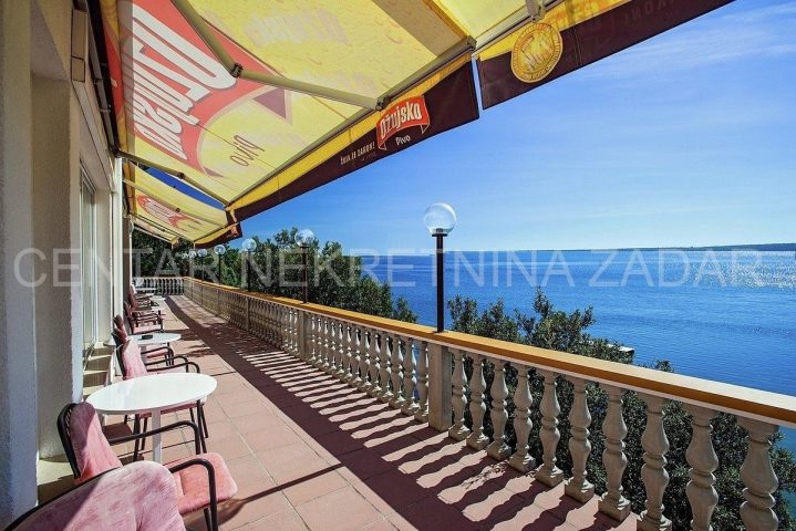 Business premises for sale 2200 m² – Zadar