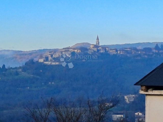 Land for sale 28694 m² – Buzet