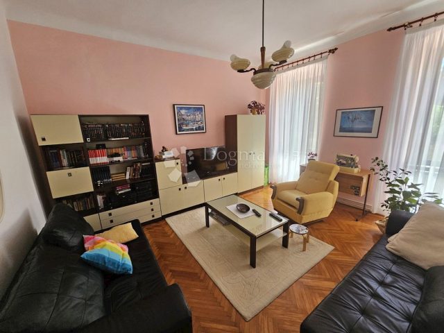Flat for sale 156 m² – Pula