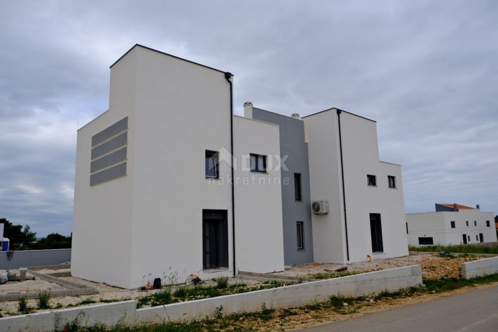 Kuća na prodaju 199 m² – Vrsi