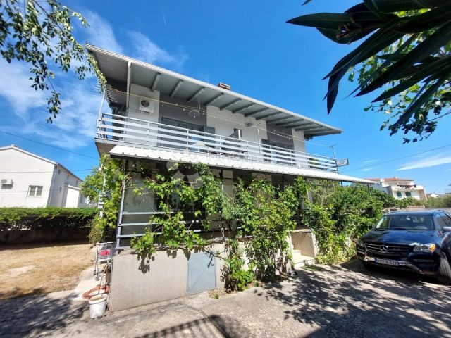 Kuća na prodaju 440 m² – Vodice