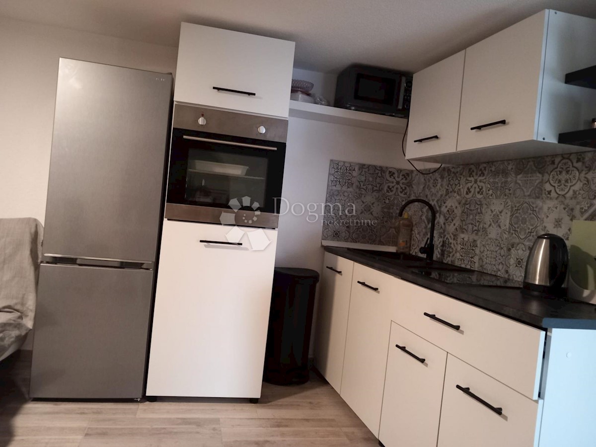 Kuća Na prodaju - PRIMORSKO-GORANSKA VINODOLSKA OPĆINA