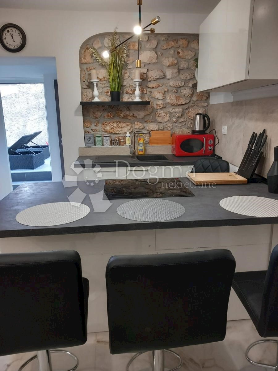 Kuća Na prodaju - PRIMORSKO-GORANSKA VINODOLSKA OPĆINA