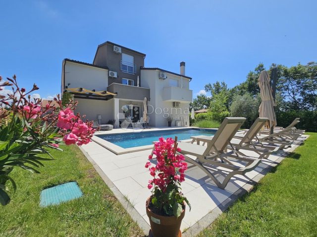Dom na sprzedaż 180 m² – Novigrad