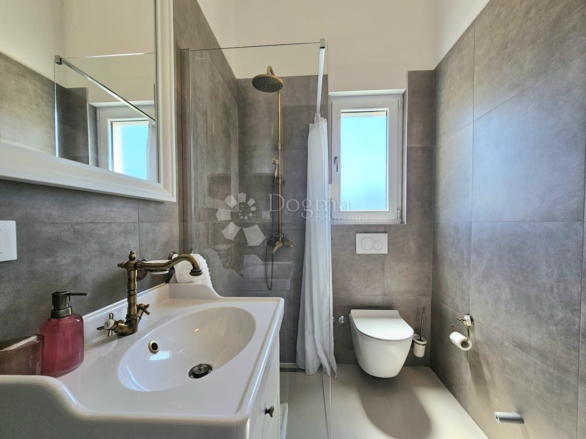 House For sale - ISTARSKA NOVIGRAD