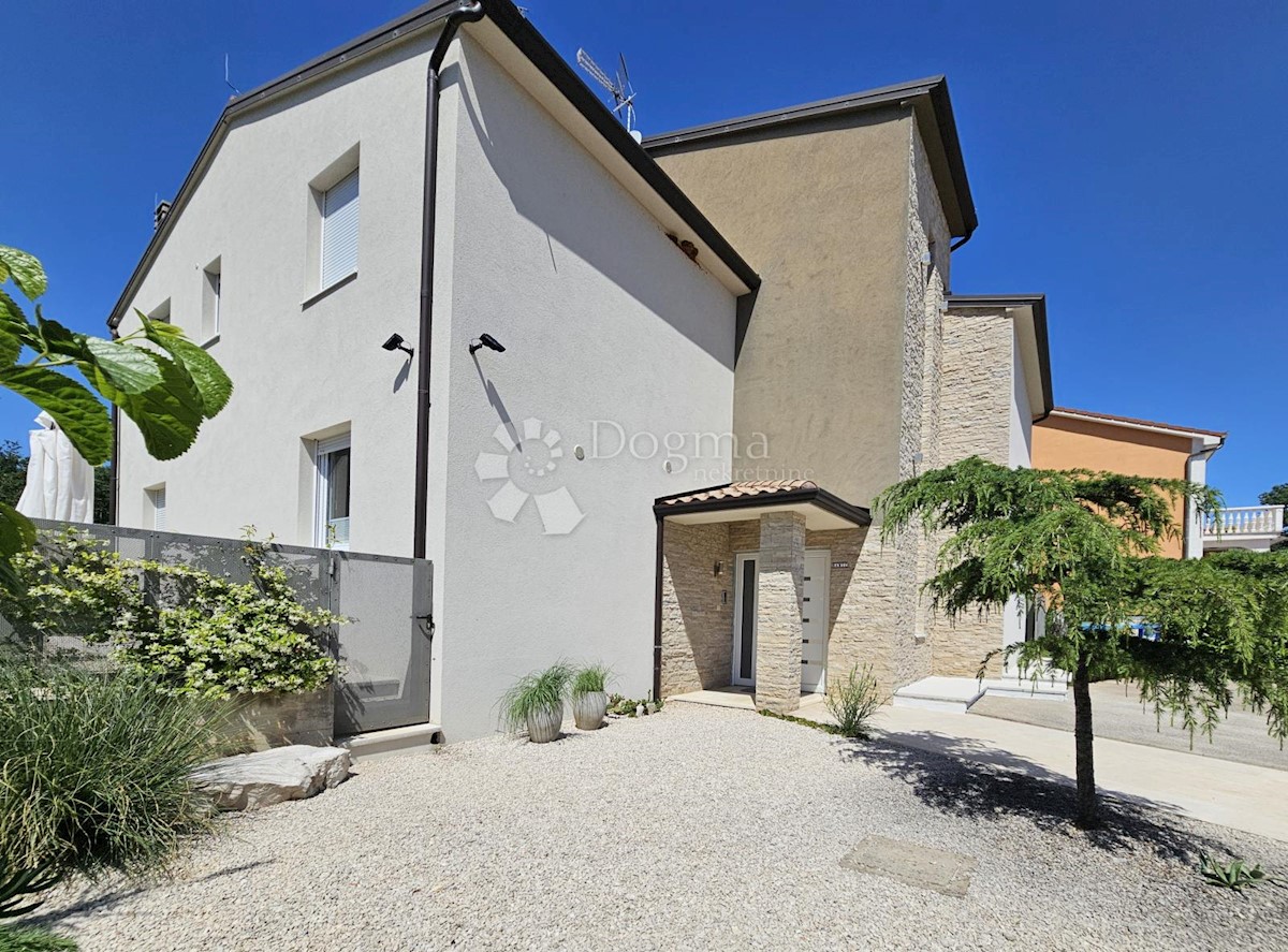 House For sale - ISTARSKA NOVIGRAD