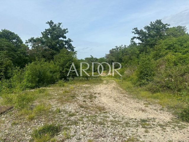 Zemljište na prodaju 2204 m² – Balići I