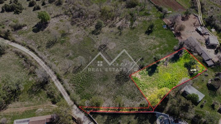 Zemljište na prodaju 1080 m² – Poreč