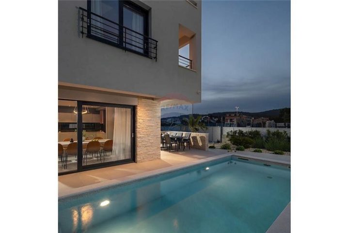 House for sale 345 m² – Bibinje
