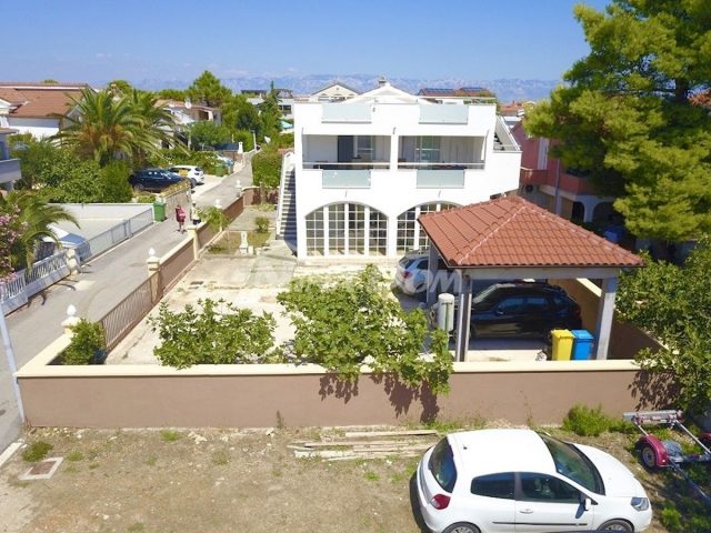 Dom na sprzedaż 230 m² – Vir