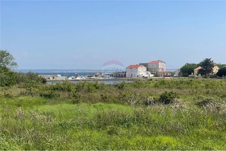 Zemljište na prodaju 970 m² – Ugljan