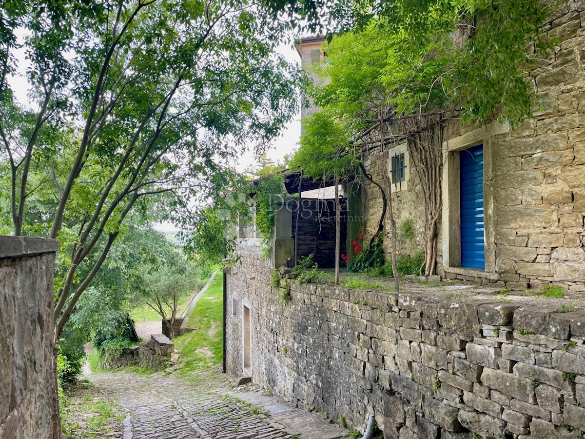 Kuća Na prodaju GROŽNJAN