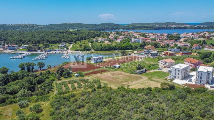 Terrain à vendre 742 m² – Medulin