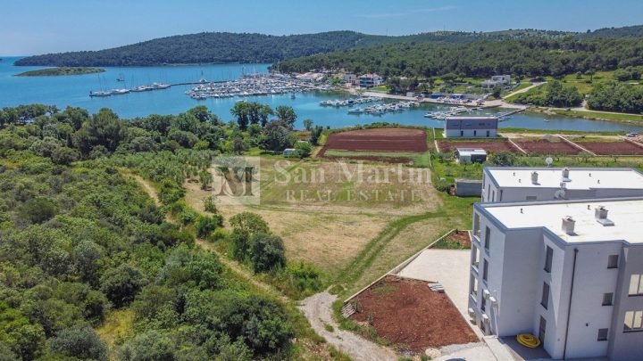 Zemljište na prodaju 738 m² – Medulin