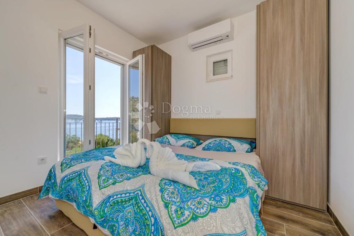 Haus Zu verkaufen - ŠIBENSKO-KNINSKA ROGOZNICA