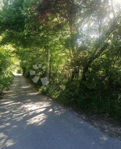 Land for sale 595 m² – Gračani