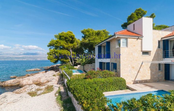Kuća na prodaju 192 m² – Brač