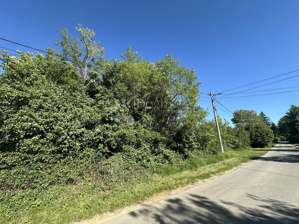 Land For sale - LIČKO-SENJSKA GOSPIĆ