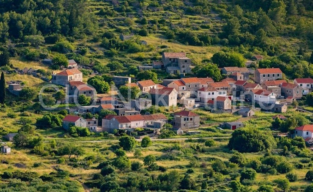 Pozemok Na predaj - SPLITSKO-DALMATINSKA HVAR