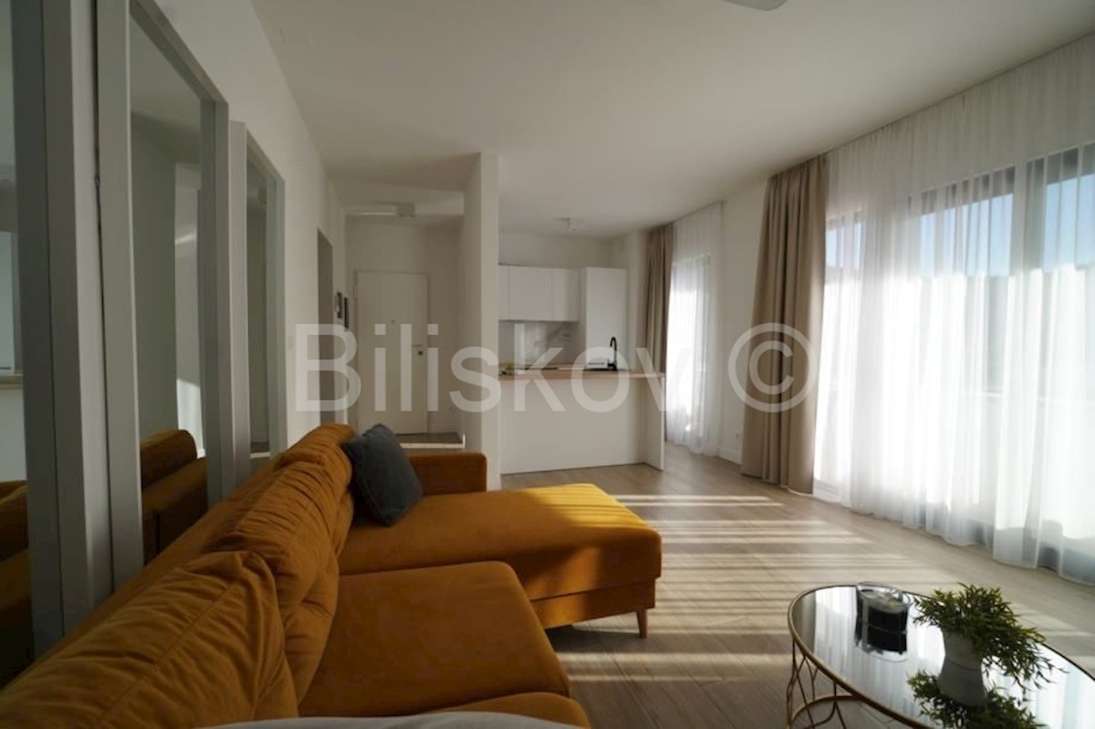 Appartement À vendre - ŠIBENSKO-KNINSKA ROGOZNICA