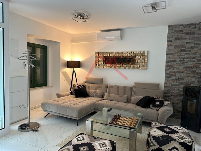 Casa in vendita 180 m² – Selce