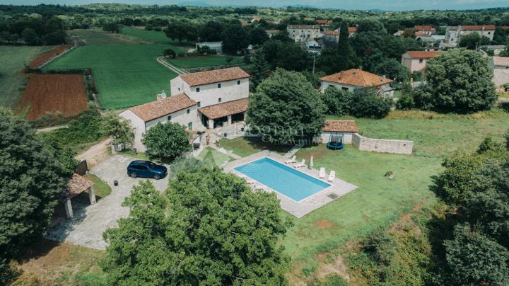 Kuća na prodaju 280 m² – Barban