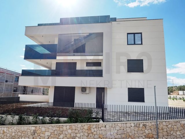 Stan na prodaju 160 m² – Krk