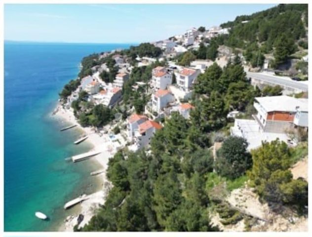 Land for sale 1214 m² – Stanići